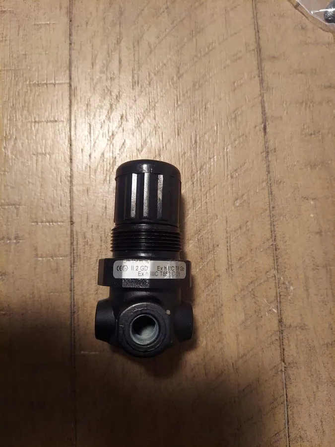 Регулятор давления Norgren R07-100-RNKA Relieving Air Pressure Regulator 1/8 FPT