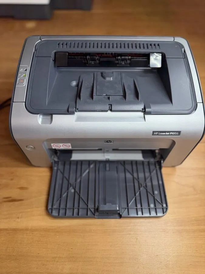 Лазерный принтер HP LaserJet P1006 Laser Printer in Great shape/ Low Page count
