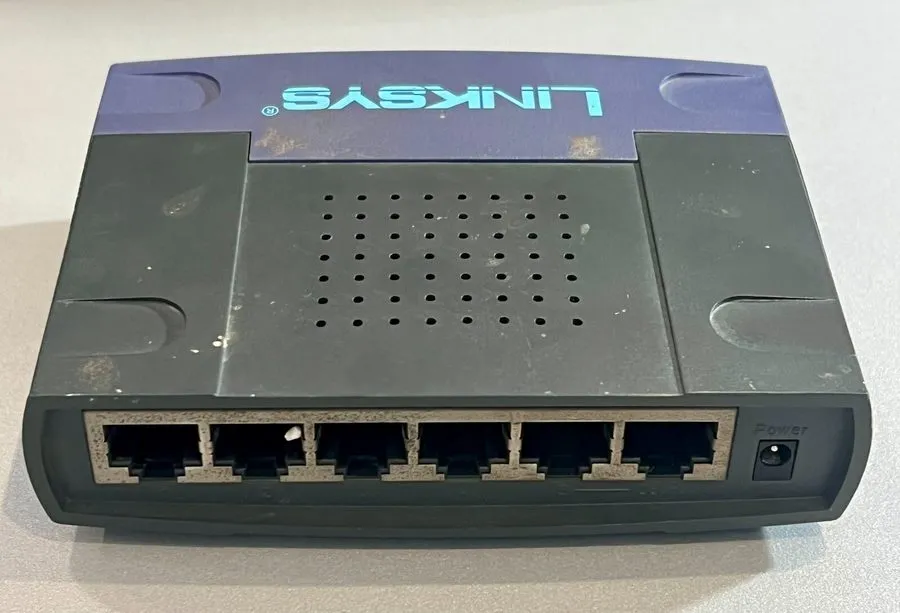 Коммутатор Cisco Linksys 10/100 5-Port Workgroup Switch Model: EZXS55W