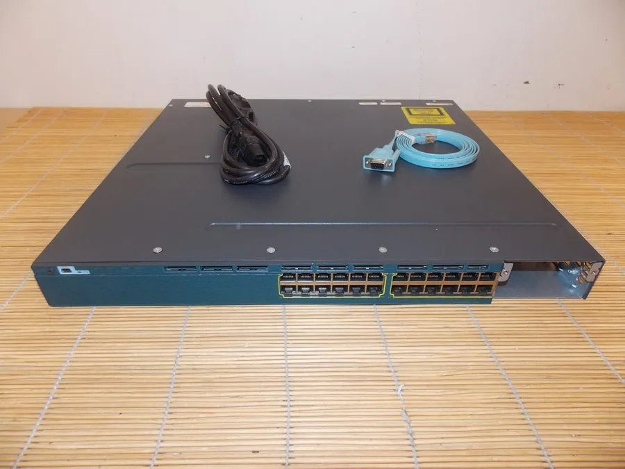 Коммутатор Cisco WS-C3560X-24T-S 24-Port Gigabit Ethernet Switch w/C3KX-NM-10G