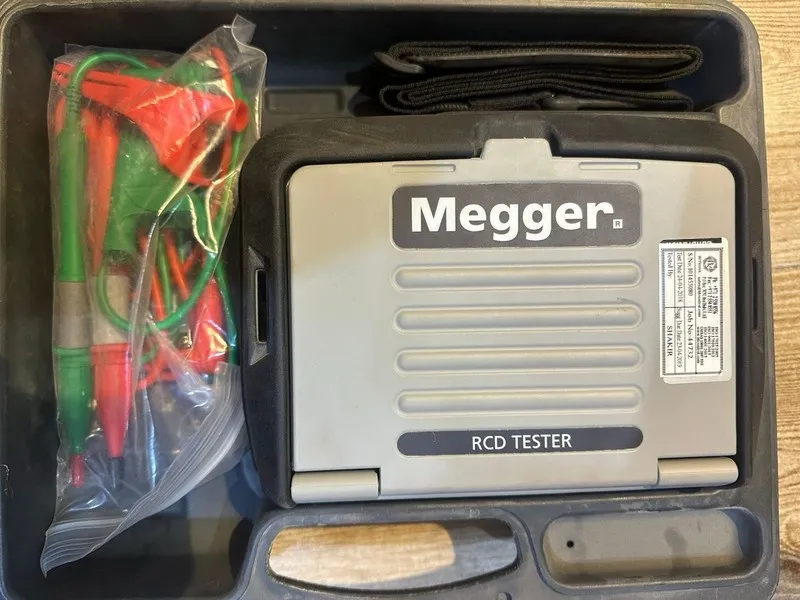 Тестер Megger RCDT330 RCD Tester Loop & RCD Test Instrument With Case & Leads