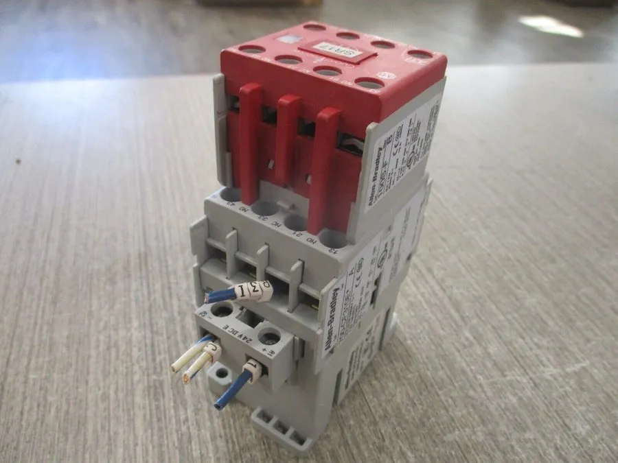 Реле безопасности Allen-Bradley 700S-CF620EJC Ser A Guardmaster Safety Control R