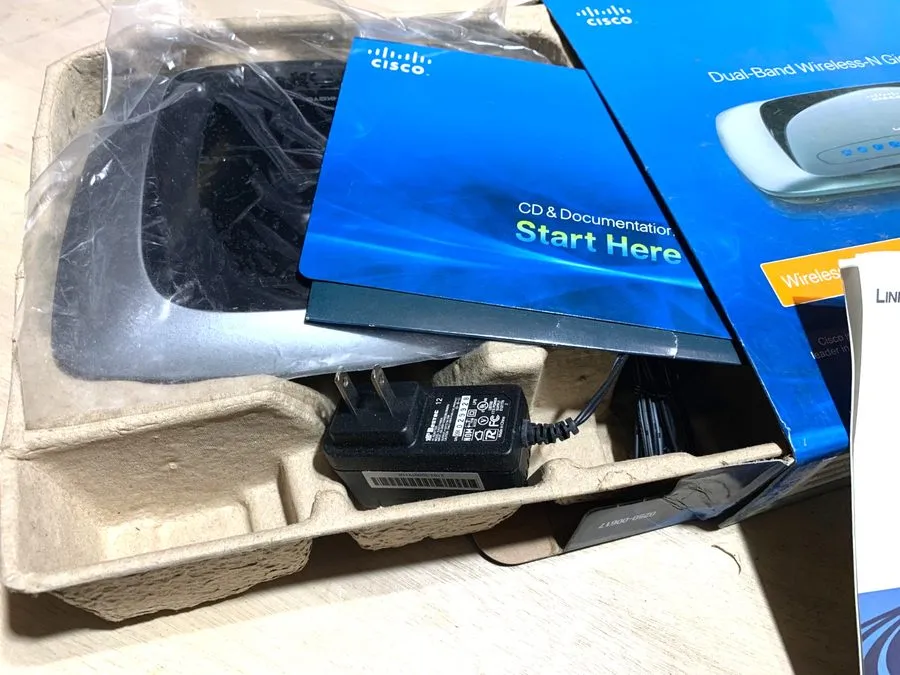 Маршрутизатор Cisco Linksys WRT320N Dual-Band WiFi 4 Port Wireless-N Gigabit Rou