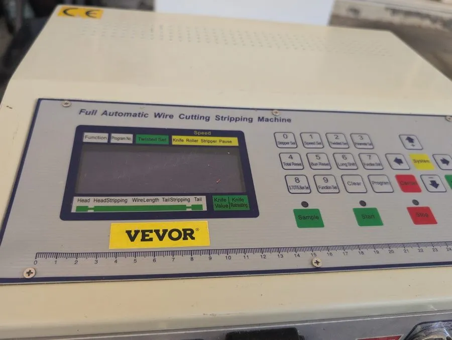 Станок для зачистки проводов Electronic wire stripping machine SWT508-SD