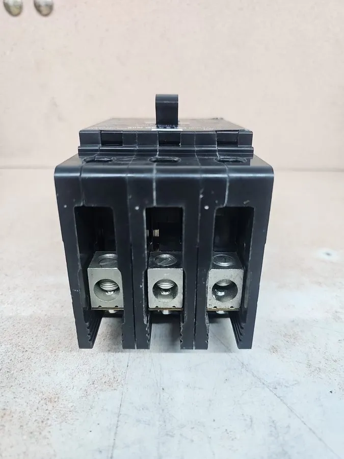 Автоматический выключатель SQUARE D EDB34035 EDB 3 POLE 35AMP 480v CIRCUIT BREAK