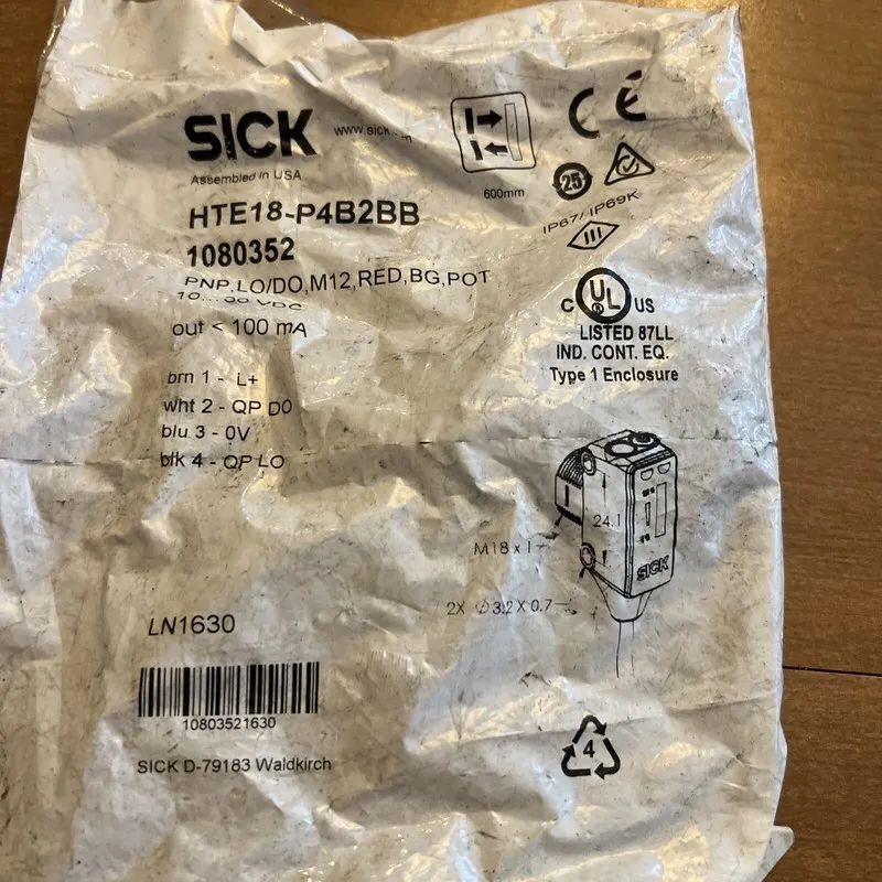 Фотоэлектрический датчик SICK HTE18-P4B2BB 10-30Vdc 100mA Photoelectric Sensor