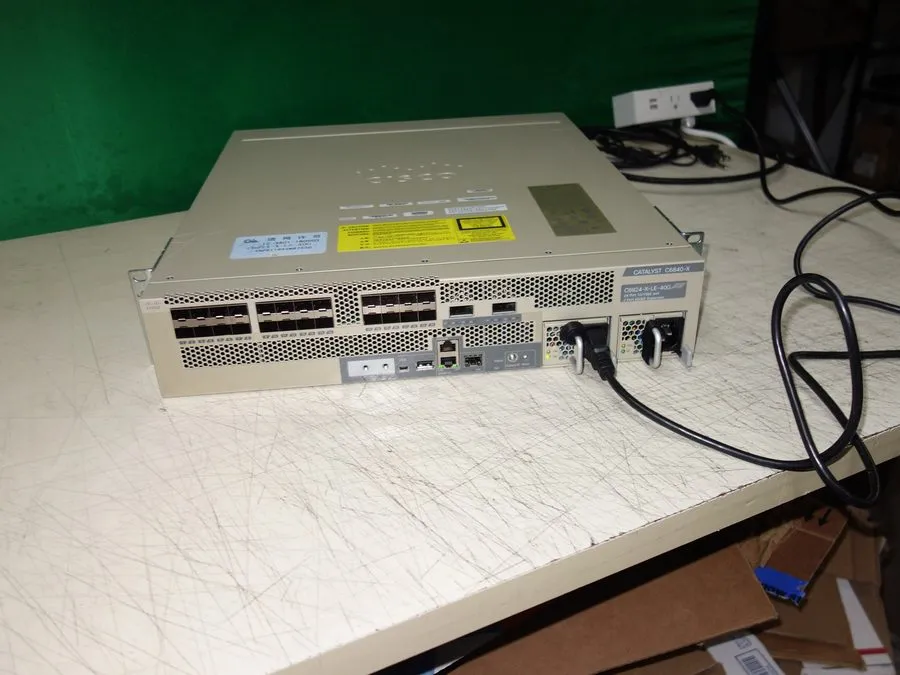 Коммутатор C6824-X-LE-40G Cisco Catalyst 6824-X Switch Dual C6840-X-750W-AC Powe — фото лота 1