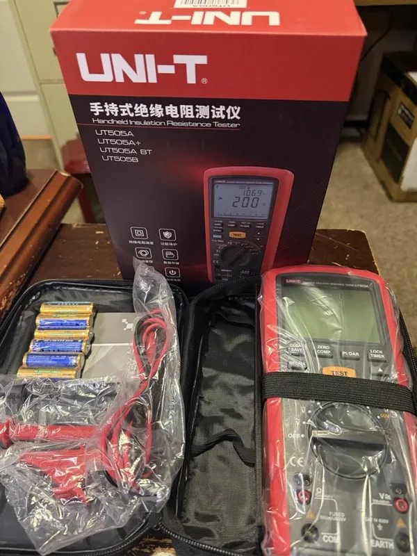 Тестер UT505A UNI-T 1000V Tester Multime Handheld True Megger Insulation Resista