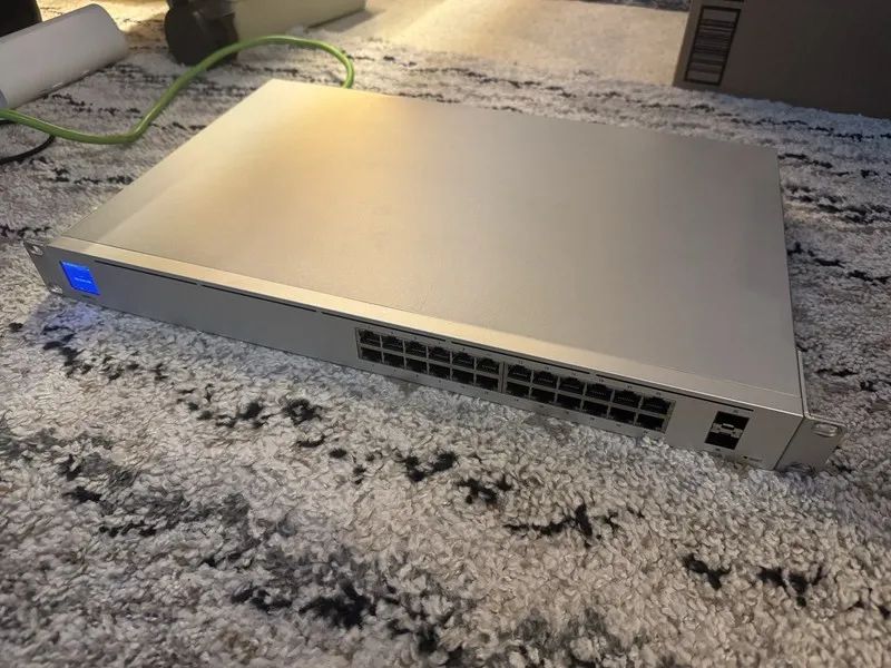 Коммутатор Ubiquiti UniFi USW-PRO-24 Layer3 Gigabit Switch 24 Port Non-PoE + 2x 