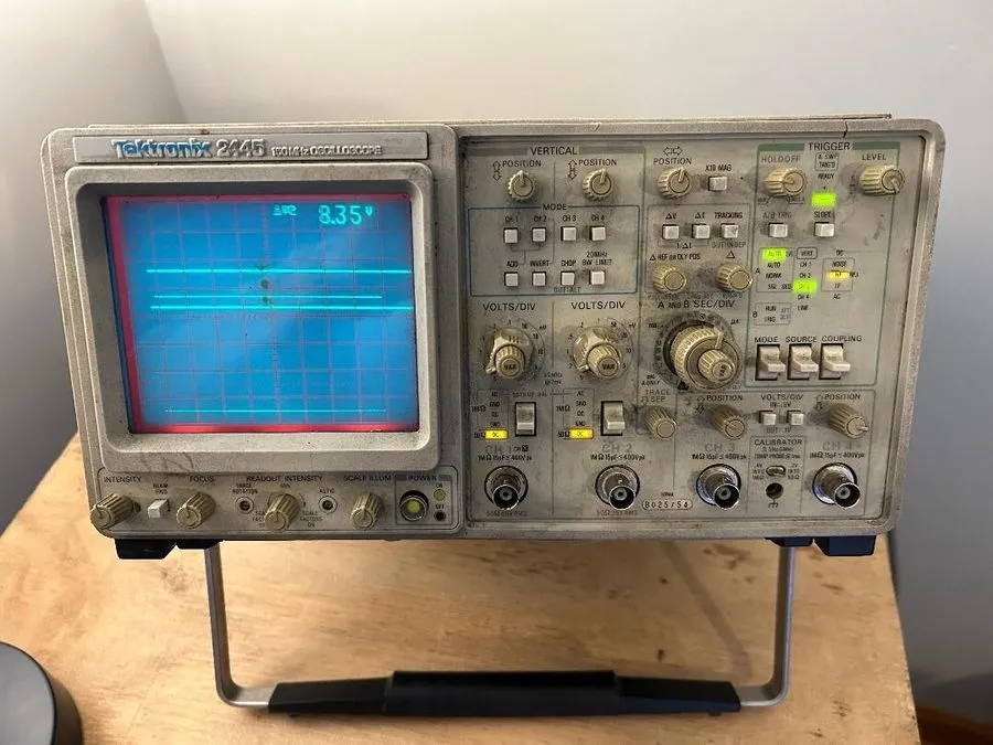 Осциллограф TekTronix 2445 150MHz 4-Channel Analog Oscilloscope AS-IS Powers ON!