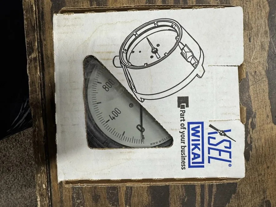 Трубопроводная арматура Wika 9834915-0009 233.34.4.5 2000 Psi 1/2 Npt Lower Moun — фото лота 1