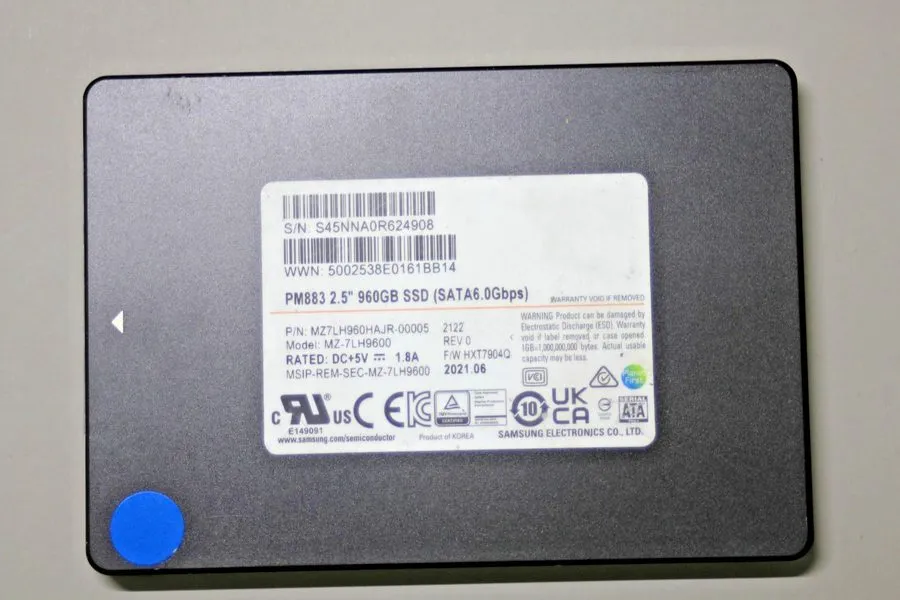 SSD-накопитель MZ-7LH9600 SAMSUNG PM883 960GB 2.5'' SATA 6.0Gbps MZ7LH960HAJR-00