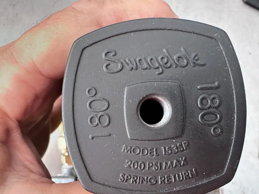 Клапан SWAGELOK 153SR Pneumatic Actuator w/Swagelok SS-83XPS4 Valve & Spartan So