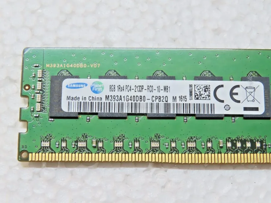 Модуль памяти Samsung 8GB DDR4-2133 ECC RDIMM Svr RAM PC4-17000 M393A1G40DB0-CPB