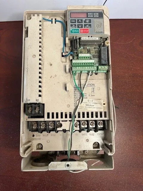 Частотный преобразователь YASKAWA V1000 VFD Ac Drive, CIMR-VU4A0018FAA 7.5kW 10H