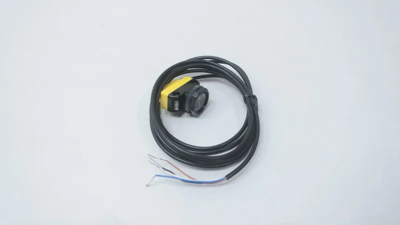 Фотоэлектрический датчик BANNER QS18VN6AF100 PHOTOELECTRIC SENSOR UNMP