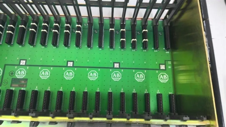 ПЛК Allen Bradley 1771-A4B PLC Rack Chassis 16 Slot 24A 5.25VDC