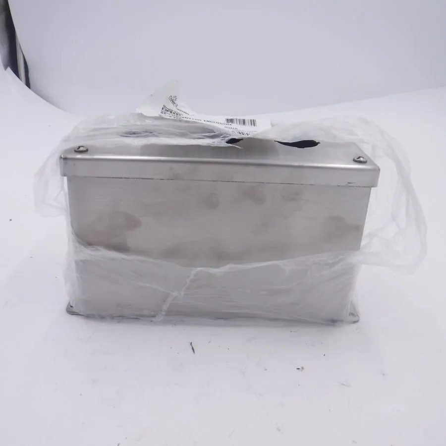 Монтажный шкаф Hoffman E3PBXSS, 4 x 4.75 x 8 304 SS, 3-Hole, Pushbutton Enclosur