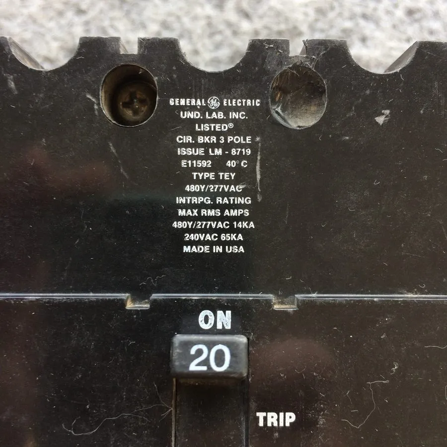 Автоматический выключатель GE TEY320 20A 3-Pole 277/480V AC Bolt-On Molded Case