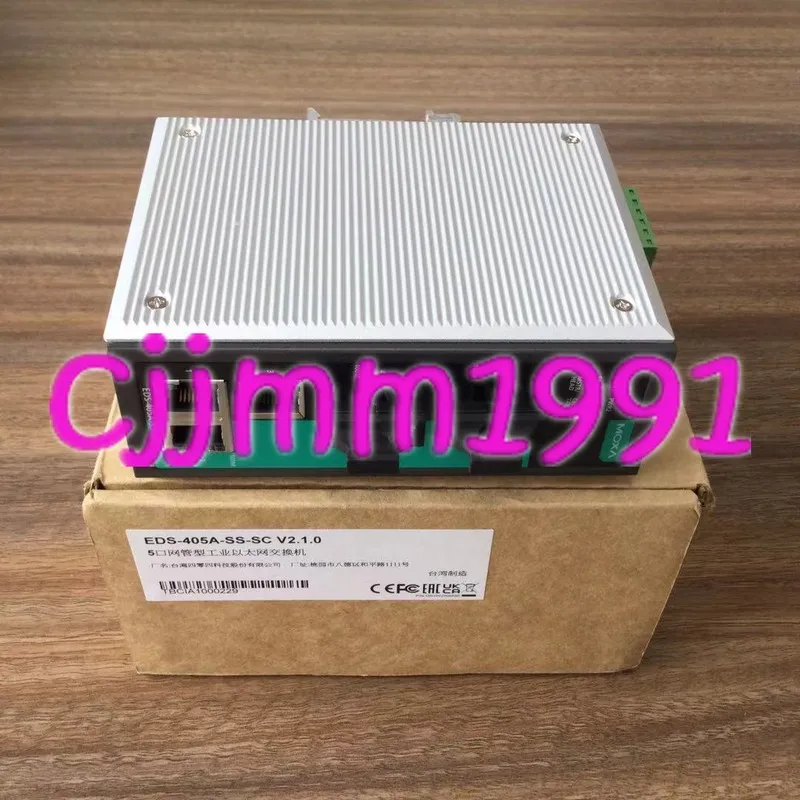 IIoT-устройство Moxa EDS-405A-SS-SC-T 5-Port Industrial Ethernet Switch