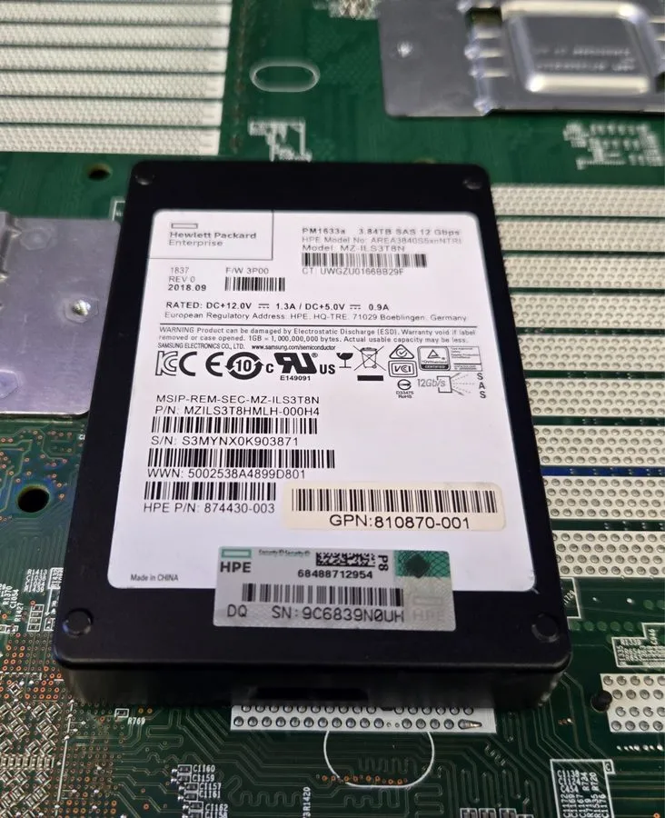 SSD-накопитель Samsung PM1633a MZ-ILS3T8N 3.84TB SAS 12Gbps 2.5" EMC 118000519 I