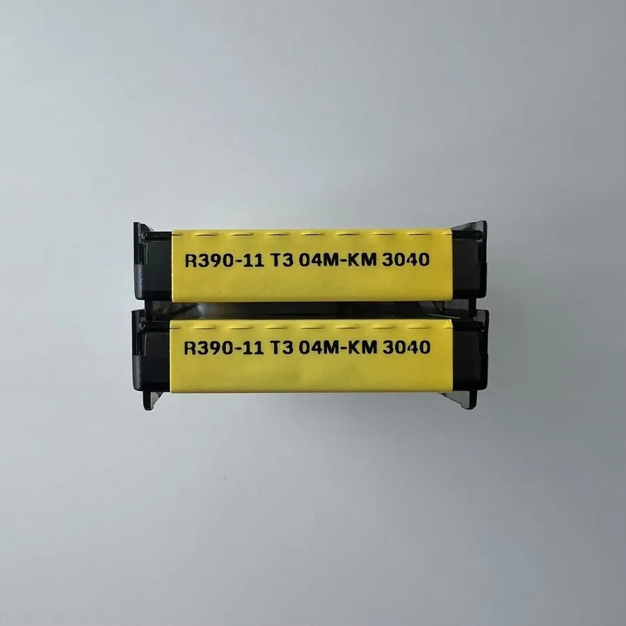 Режущий инструмент Sandvik / R390-11T304M-KM 3040 / carbide turning insert
