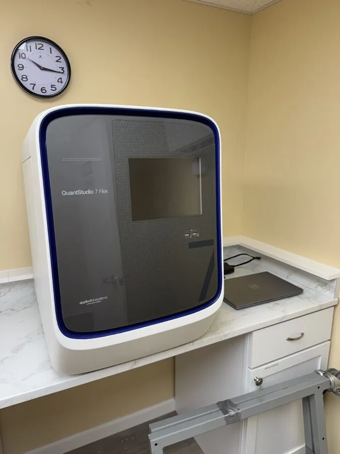 Амплификатор Applied Biosystems QuantStudio 7 Flex Real-Time PCR System 384-Well — фото лота 1