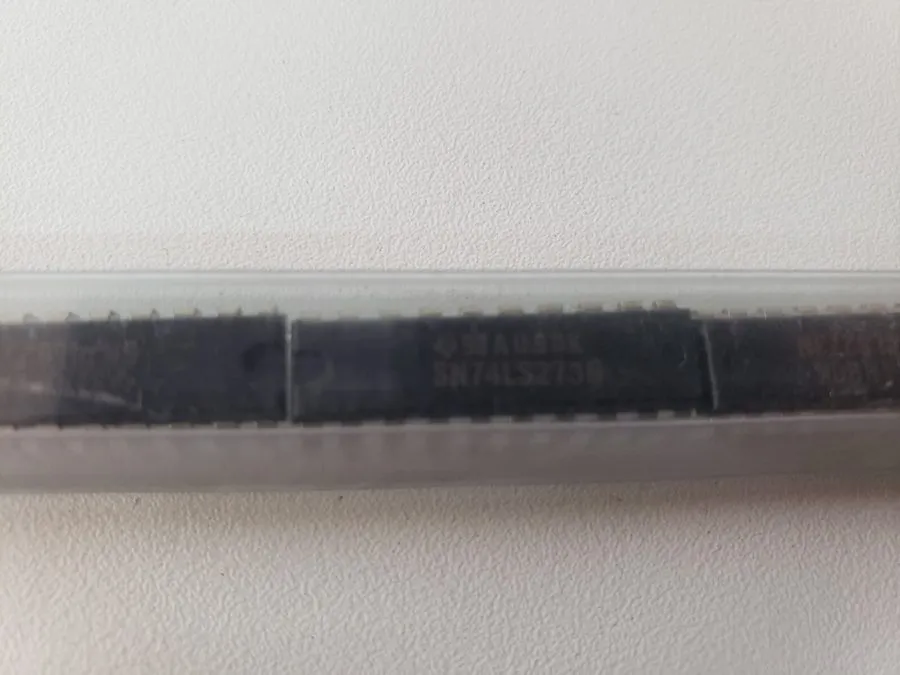 Микросхема SN74LS273N Logic IC DIP20 Texas Instruments