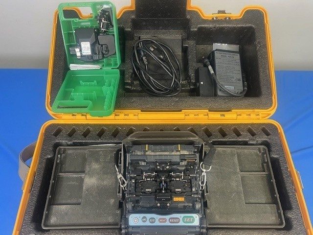 Сварочный аппарат AFL / FUJIKURA FSM-70S FIBER OPTIC FUSION SPLICER, 15 ARCS, W/