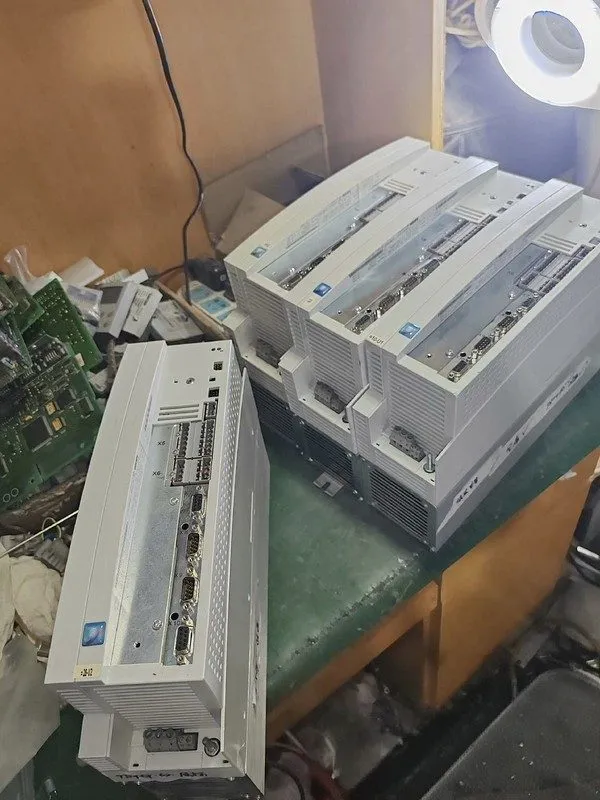 Сервопривод Lenze Servo Drive EVS9324-ES