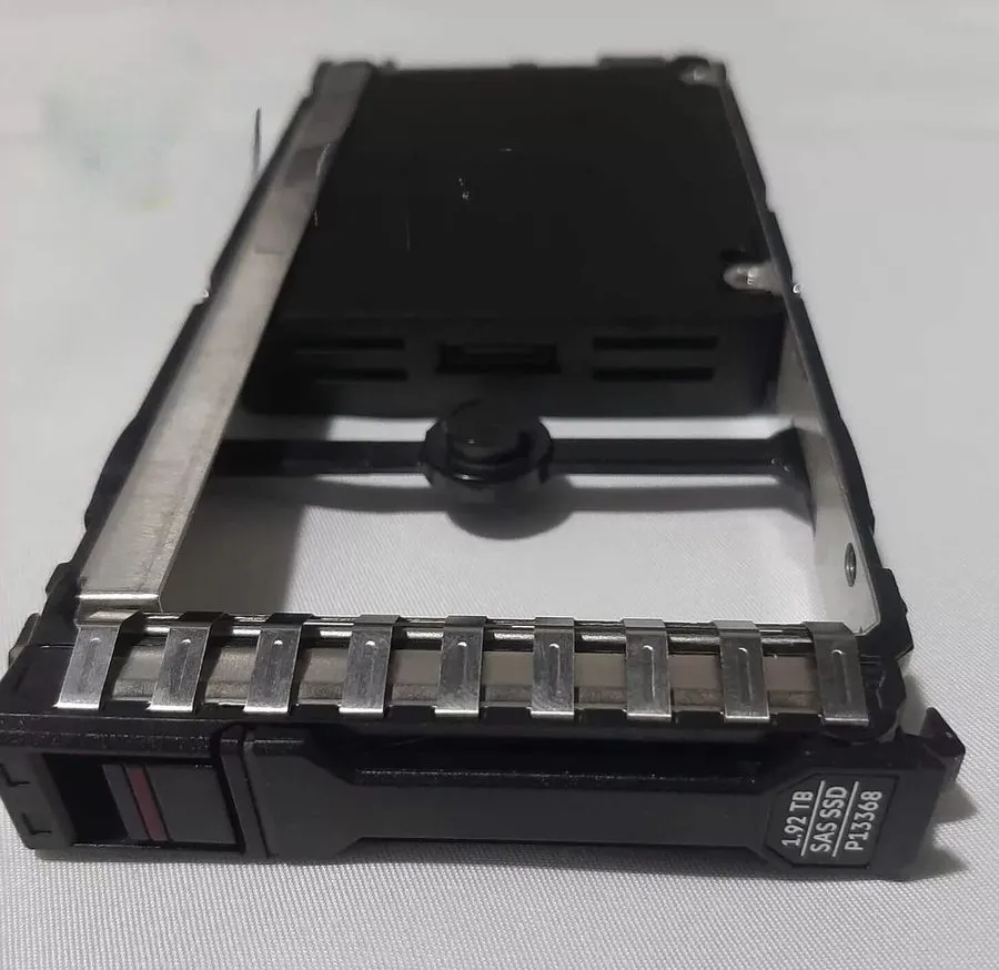 SSD-накопитель HPE 1.92TB SAS P13368-001 R0P95A 2.5'' Primera 600 SSD Solid Stat