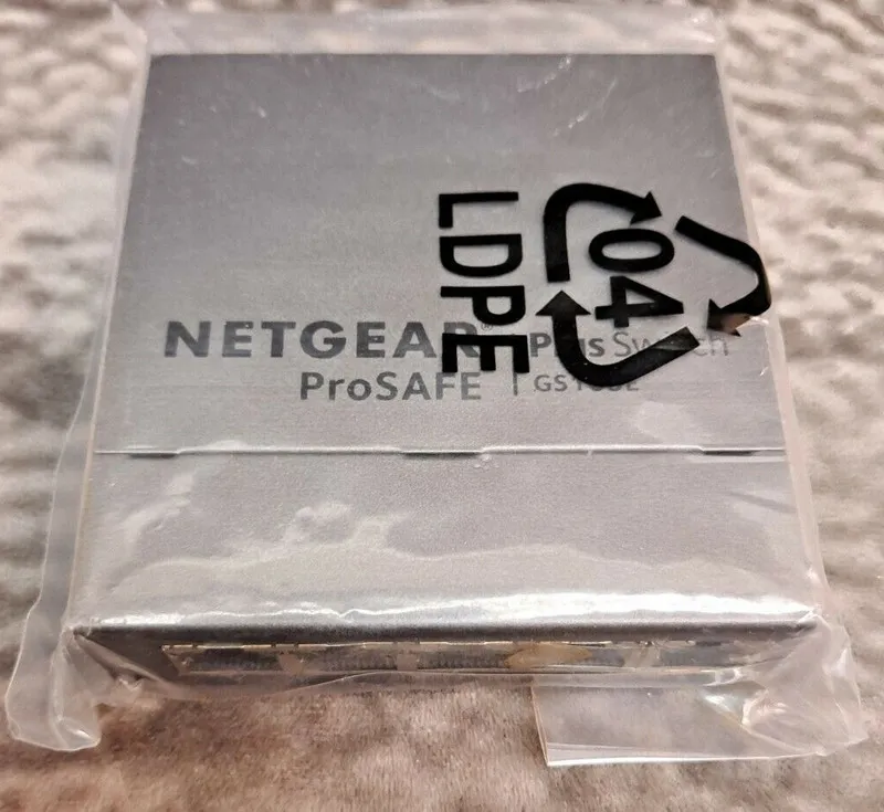 Коммутатор Netgear 5 Port GB Plus Switch GS105E-2A1NAS