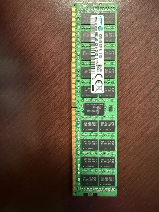 Модуль памяти Samsung 16GB M393A2G40DB0-CPB, PC4-2133P-RA0-10-DC0 DDR4, ECC Regi
