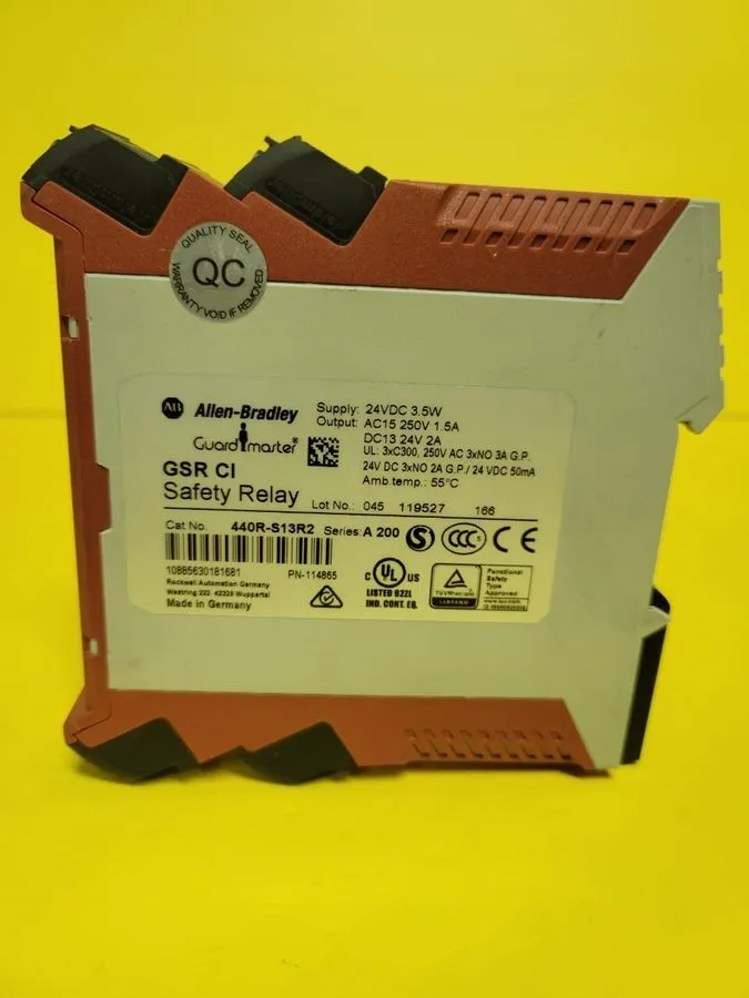 Реле безопасности Allen Bradley 440R-S13R2 Guardmaster Single Input Safety Relay