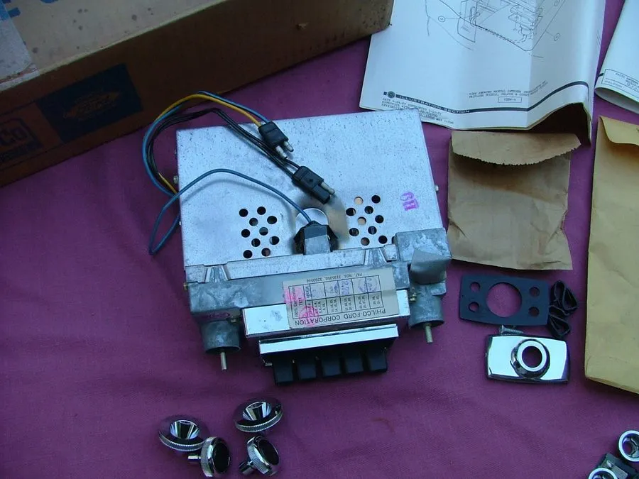 Измерительный инструмент 1968 Ford Falcon, Comet, Fairlane AM radio kit, C8DZ-18 — фото лота 1