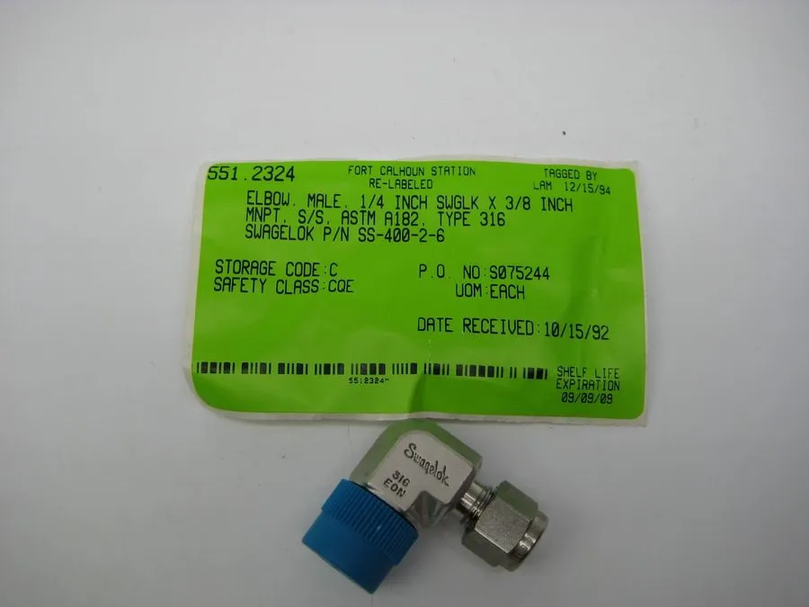 Фитинг Swagelok SS-400-2-6 Elbow 1/4" Tube X 3/8" NPT Fitting