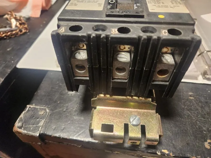 Автоматический выключатель Square D FA34070 I-Line Circuit Breaker 70A, 480V 3 P — фото лота 3
