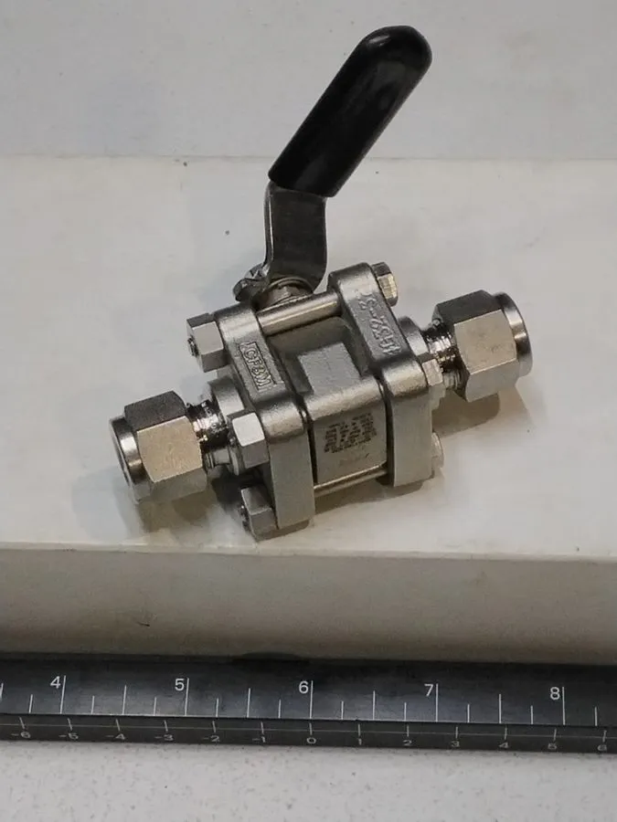 Клапан SWAGELOK SS-62TS6 3/8” tube ball valve 316 SS Stainless Steel