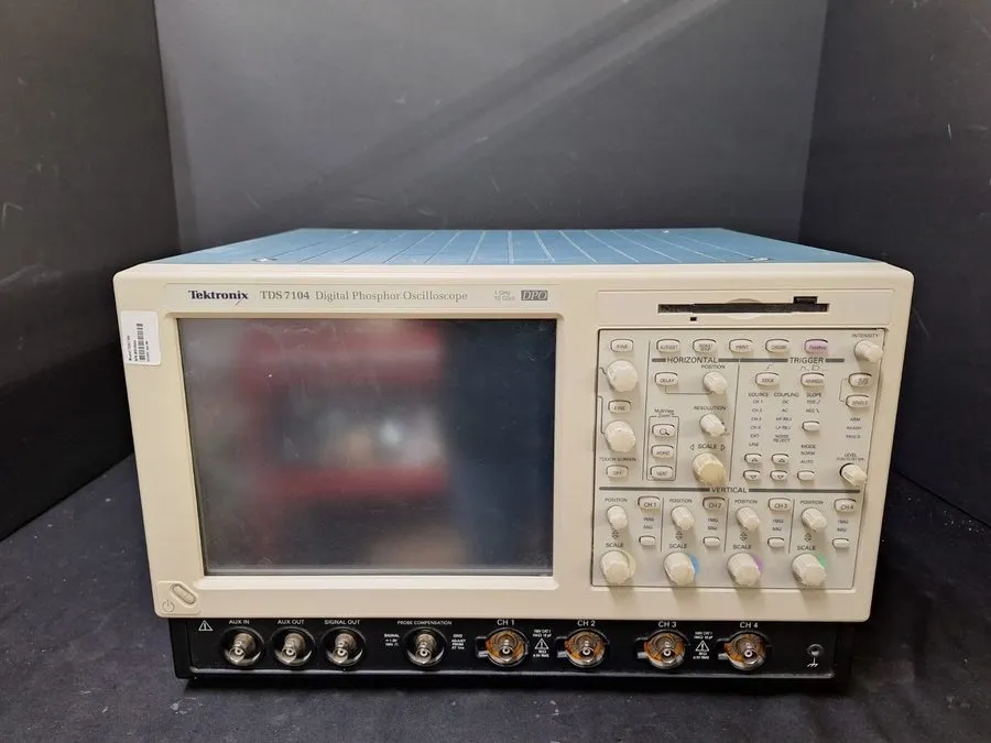 Осциллограф Tektronix TDS7104 1GHz 4ch 10GS/s Digital Phosphor Oscilloscope