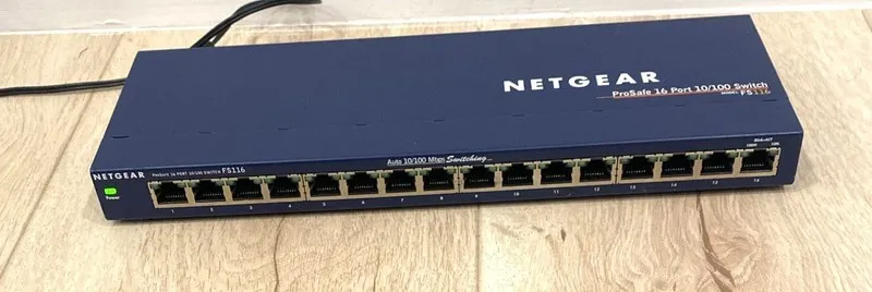 Коммутатор Netgear Prosafe 16port 10/100 Desktop Switch Fs116 & Ac Adapter