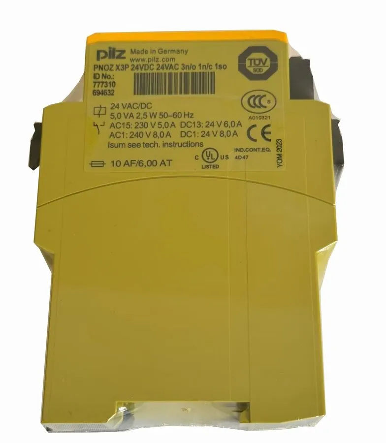 Реле безопасности PILZ PNOZ X3P 24VDC 3n/o 1n/c SAFETY RELAY
