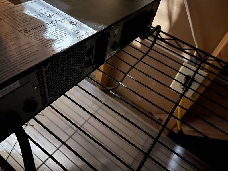 ИБП Liebert PSI5-2200RT120 PSI5 1920VA/1920W, 120VAC, Rack-tower UPS — фото лота 1