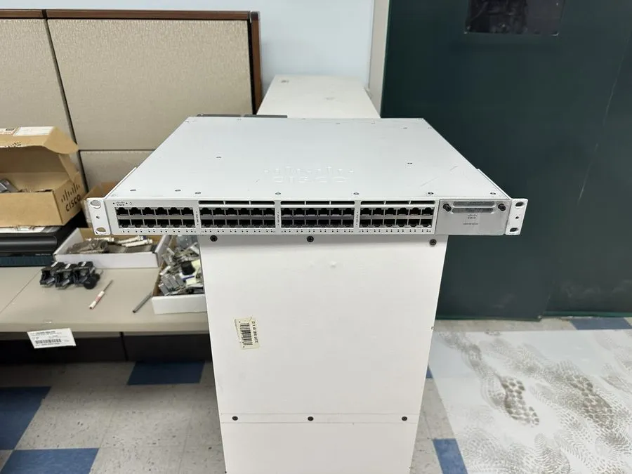 Коммутатор Cisco MS390-48U-HW Cisco Meraki 48-port GbE UPoE/802.3bt sw
