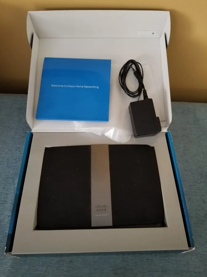 Маршрутизатор Cisco Linksys E4200 N750 4-Port Gigabit Wireless N Router, No Pwr 