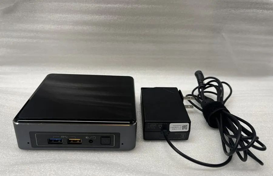 SSD-накопитель Intel NUC NUC7i5BNK (Core i5-7260U @ 2.20 GHz, 8GB RAM, 500GB NVM