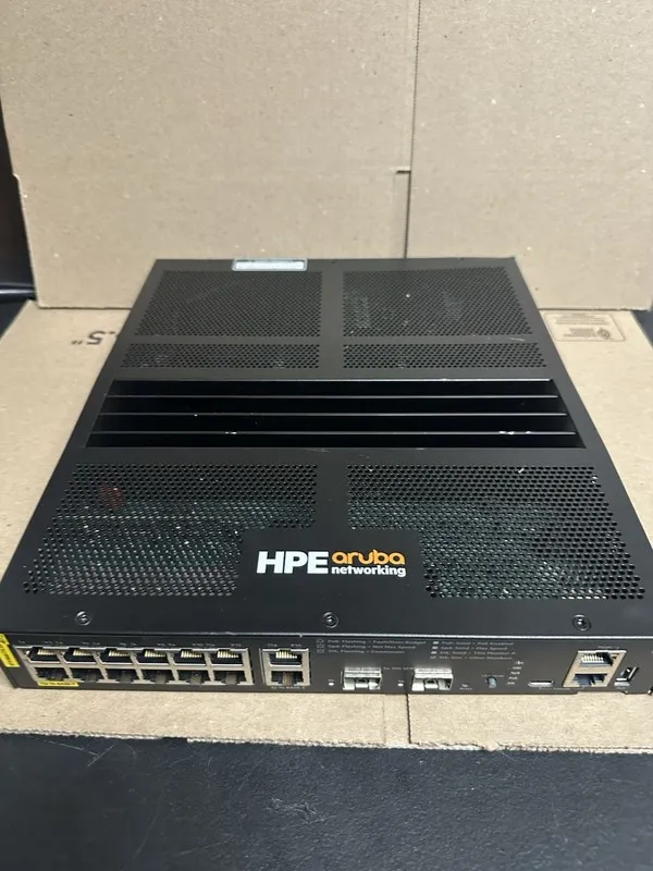Коммутатор Aruba R8Q72A 6200M 12-Port PoE Managed Switch 2x SFP 2x SFP+ HPE — фото лота 1