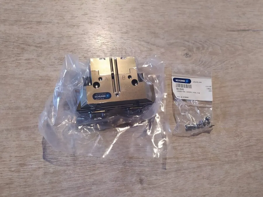 Робот SCHUNK PGN+80-1-AS-SD