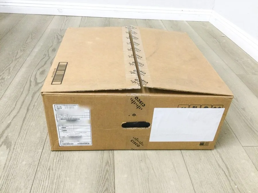 Коммутатор Cisco Catalyst 9300L 48-port 1G copper 4x10G/1G SFP+ Switch C9300L-48