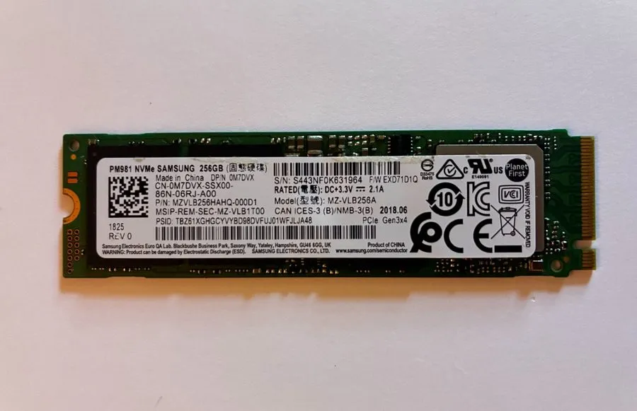 SSD-накопитель Samsung PM981 256GB NVMe M.2 2280 SSD MZVLB256HAHQ-000D1 Dell 0M7
