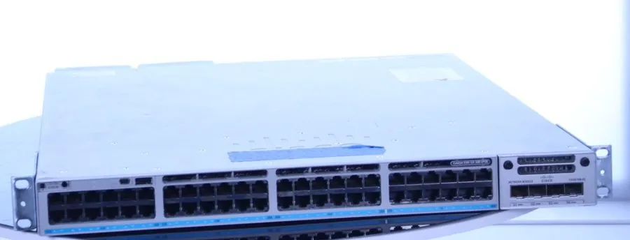 Коммутатор Cisco Catalyst C9300-48UXM-A 48-Port UPOE mGig Ethernet Switch C9300-